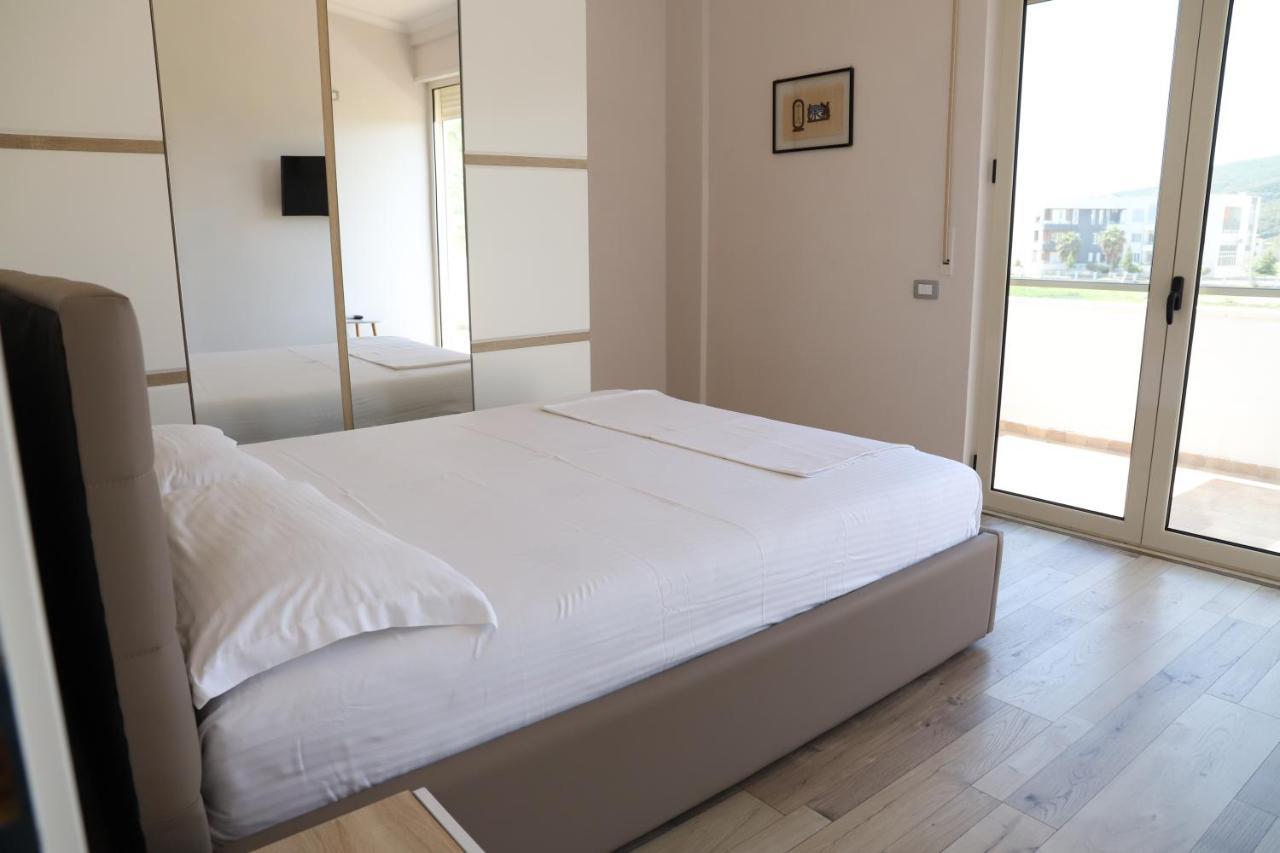 Tea Residence, Gjiri I Lalzit Apartments Durrës Buitenkant foto