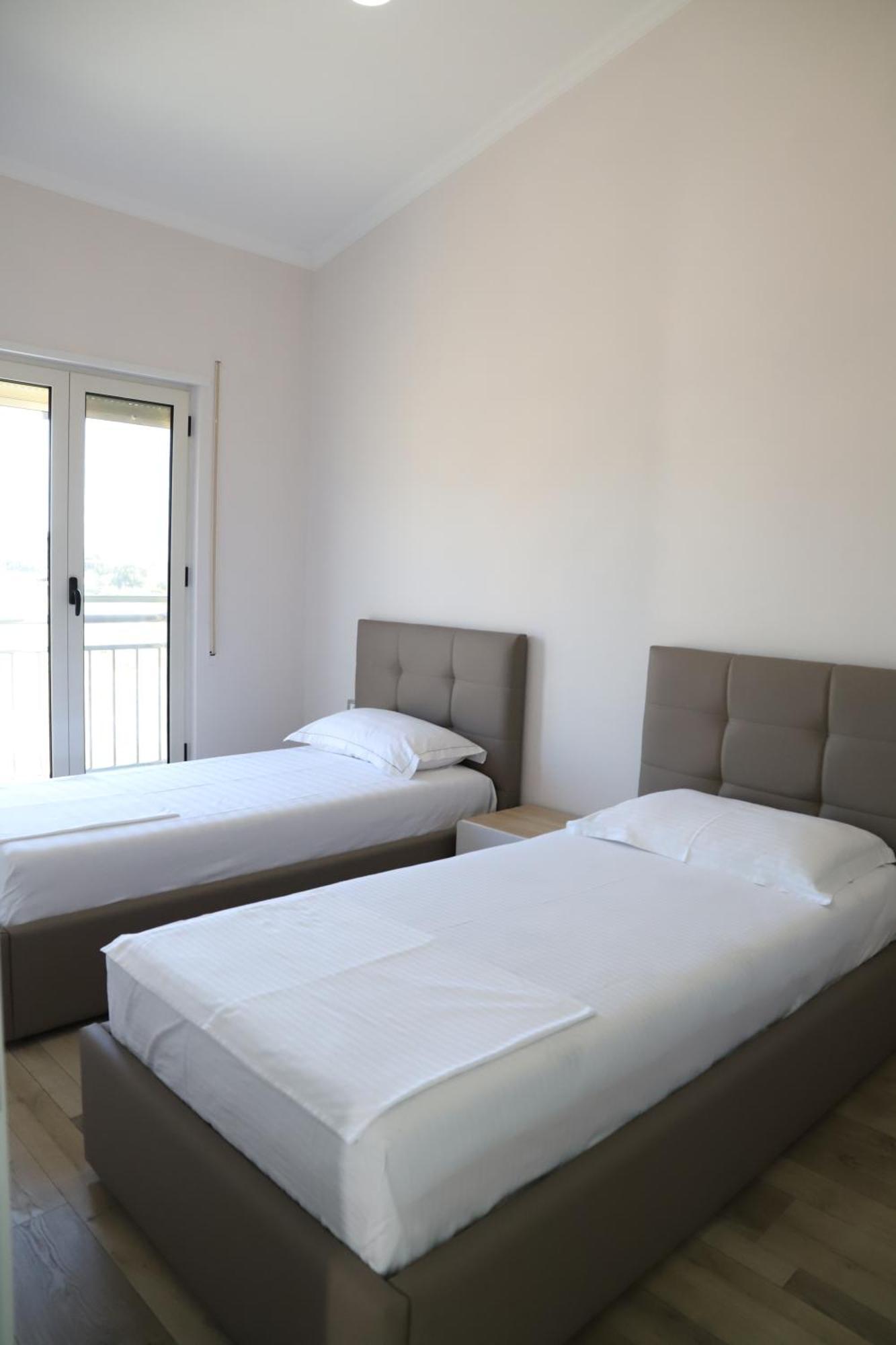 Tea Residence, Gjiri I Lalzit Apartments Durrës Buitenkant foto